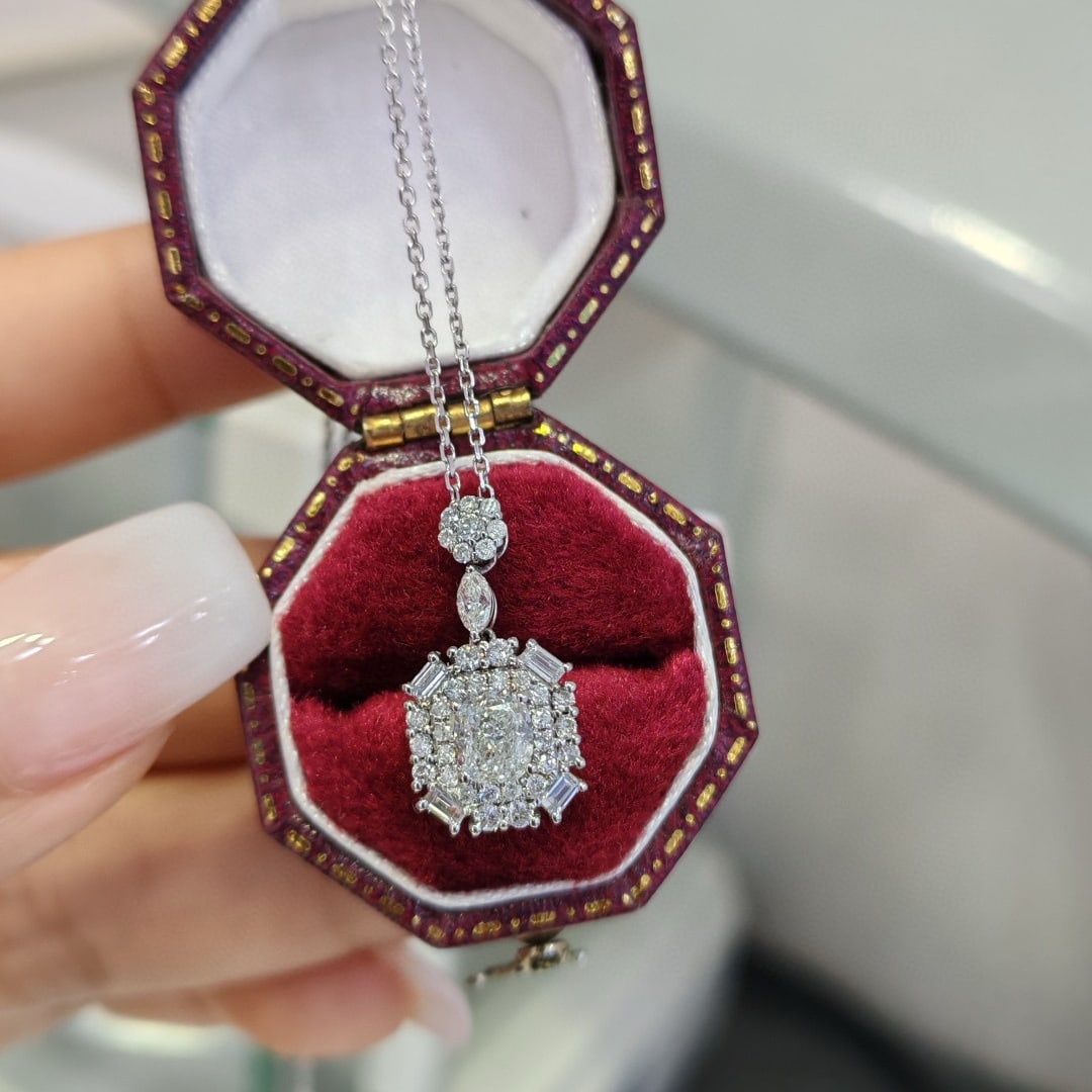 Gia Certified 14k Gold 0.50 Ct Natural H Vs1 Cushion Diamond Necklace: Ref:231090440 // gold content:14k gold // main gemstone:diamond // certified:gia // shape:cushion // carat weight:0. 50ct // clarity grade:vs1 // color:h // treatment:natural // // adjacent gemstone