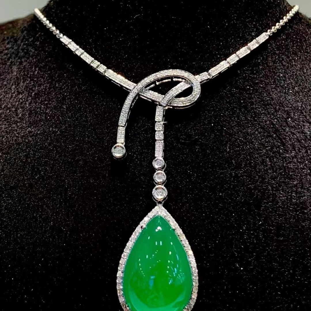 14k Gold 11.6 Ct Vivid Green Natural Emerald & Diamond Necklace - 4