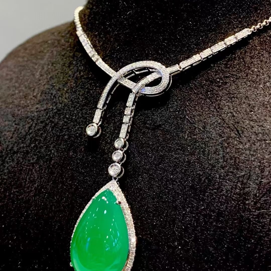 14k Gold 11.6 Ct Vivid Green Natural Emerald & Diamond Necklace - 6