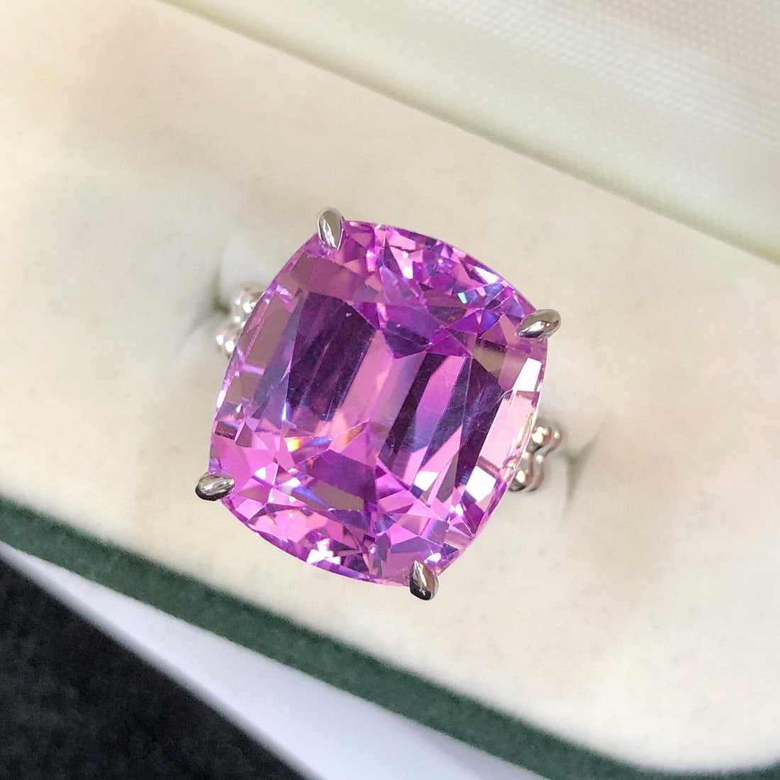 14k Gold 18.92 Ct Natural Kunzite Ring: Ref:231081084 // gold content:14k gold // ring size:7. 25us // // main gemstone:kunzite // shape:cushion // carat weight:18. 92ct // color:purple // treatment:natural // Condition: New Low Estimate: