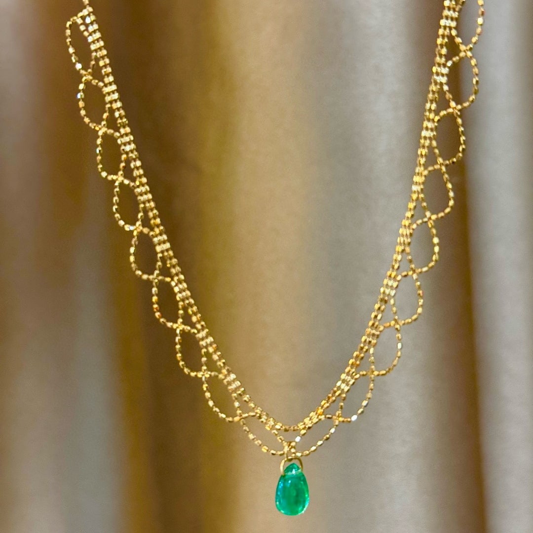 14k Gold 3 Ct Natural Emerald Necklace: Ref:231081109 // gold content:14k gold // main gemstone:emerald // shape:pear // carat weight:3ct // color:green // treatment:natural // Condition: New Low Estimate: 4400.00 High Estimate: 6600.00