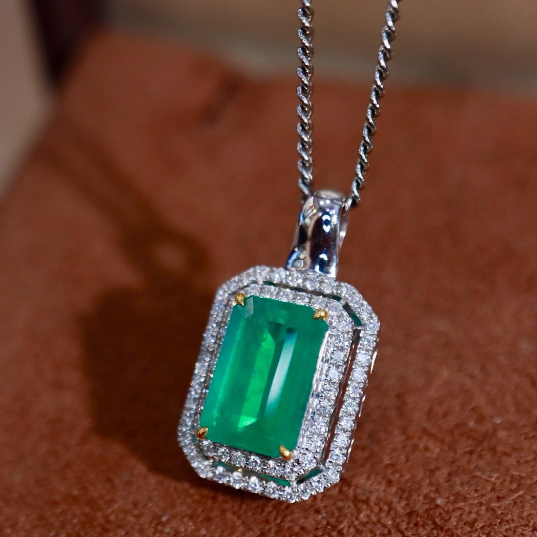 14k Gold 1.39 Ctw Natural Emerald & Diamond Pendant( Without Chain ) - 4