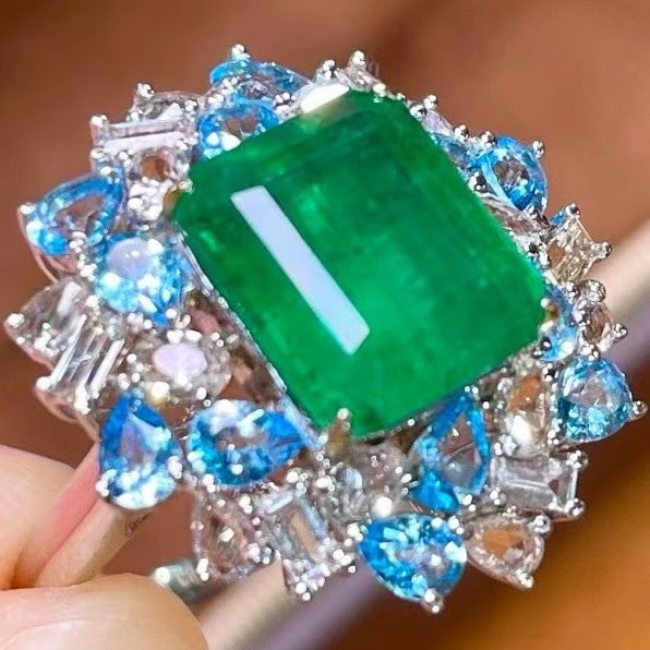 14k Gold 6.16 Ctw Vivid Green Natural Emerald & Gem Ring - 3