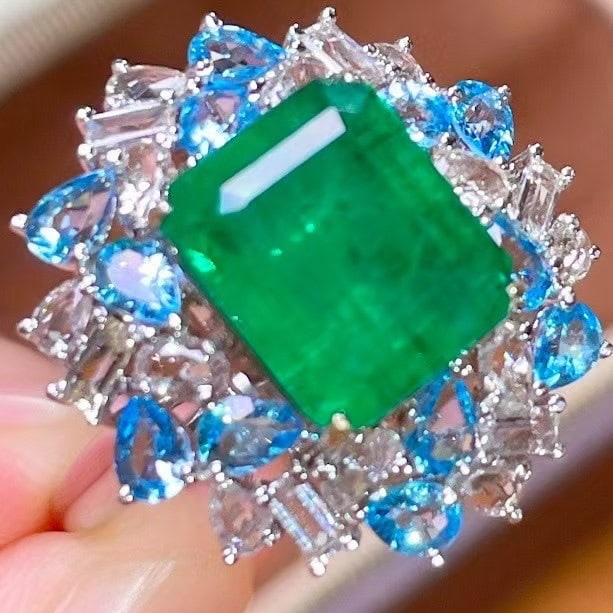 14k Gold 6.16 Ctw Vivid Green Natural Emerald & Gem Ring - 4