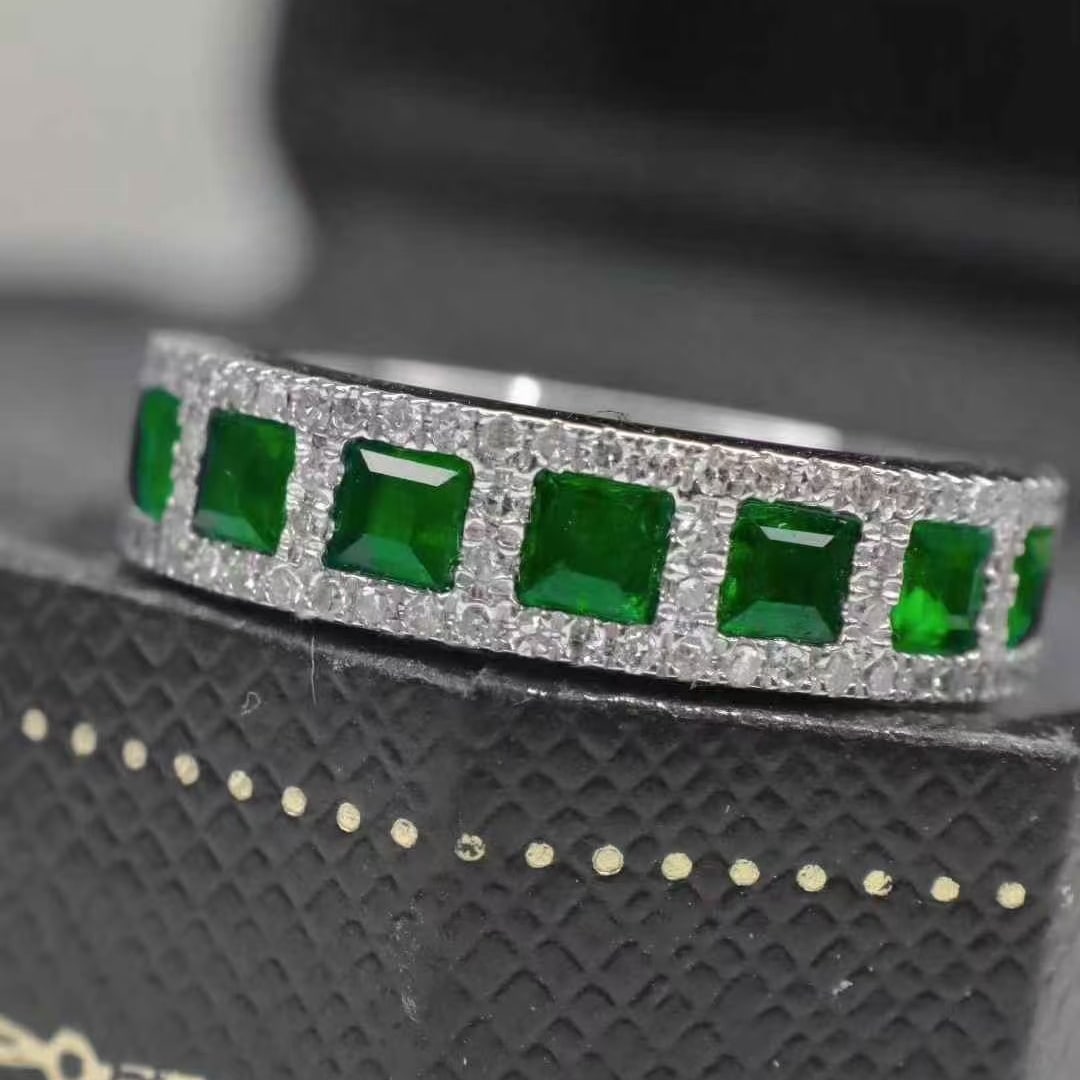 14k Gold 1.08 Ctw Vivid Green Natural Emerald & Diamond Ring - 2