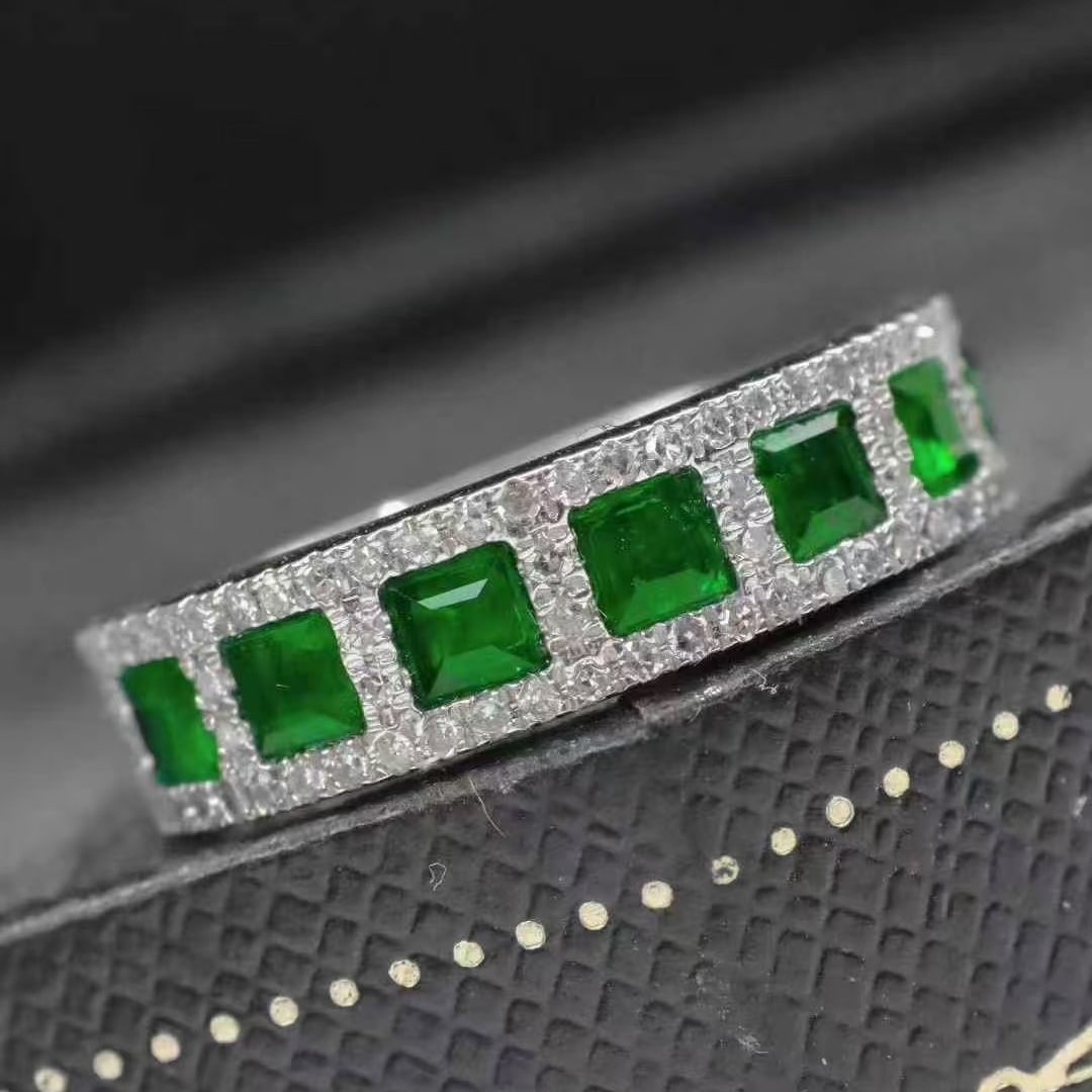 14k Gold 1.08 Ctw Vivid Green Natural Emerald & Diamond Ring - 3