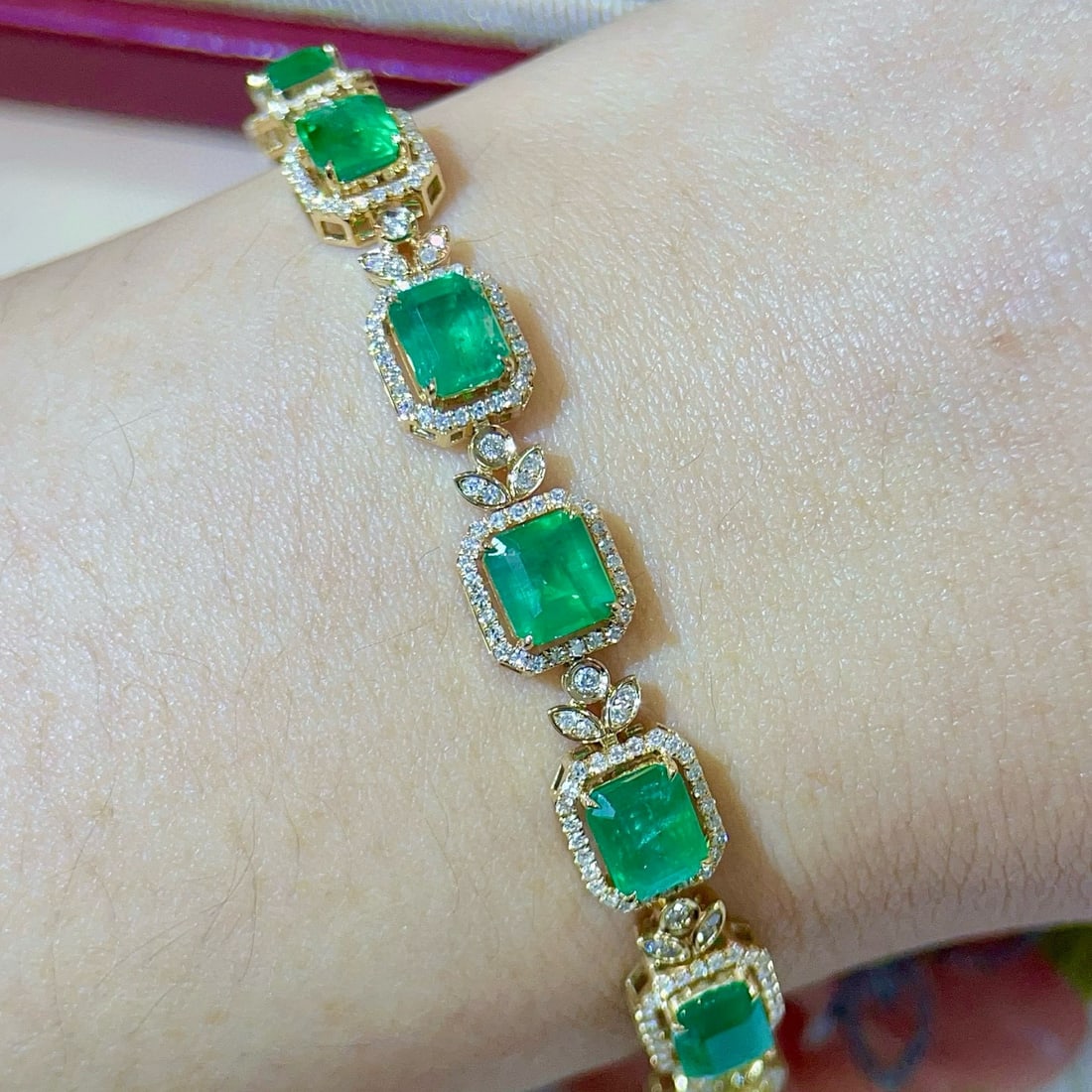 14k Gold 7.34 Ctw Vivid Green Natural Emerald & Diamond Bracelet - 3