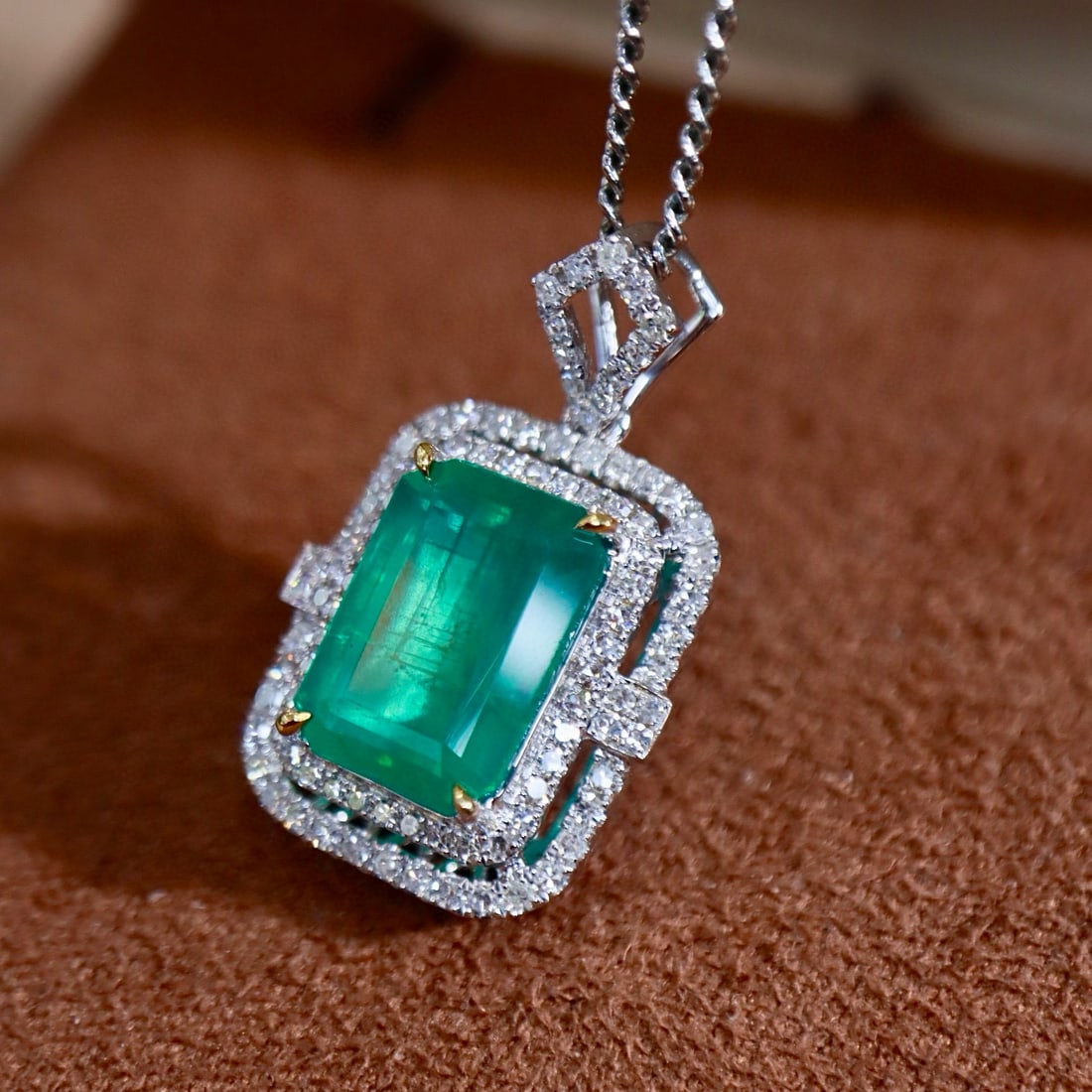 14k Gold 2.69 Ctw Natural Emerald & Diamond Pendant( Without Chain ) - 3