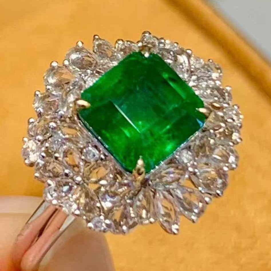 14k Gold 2.1 Ct Vivid Green Natural Emerald & Diamond & Sapphire Ring - 4