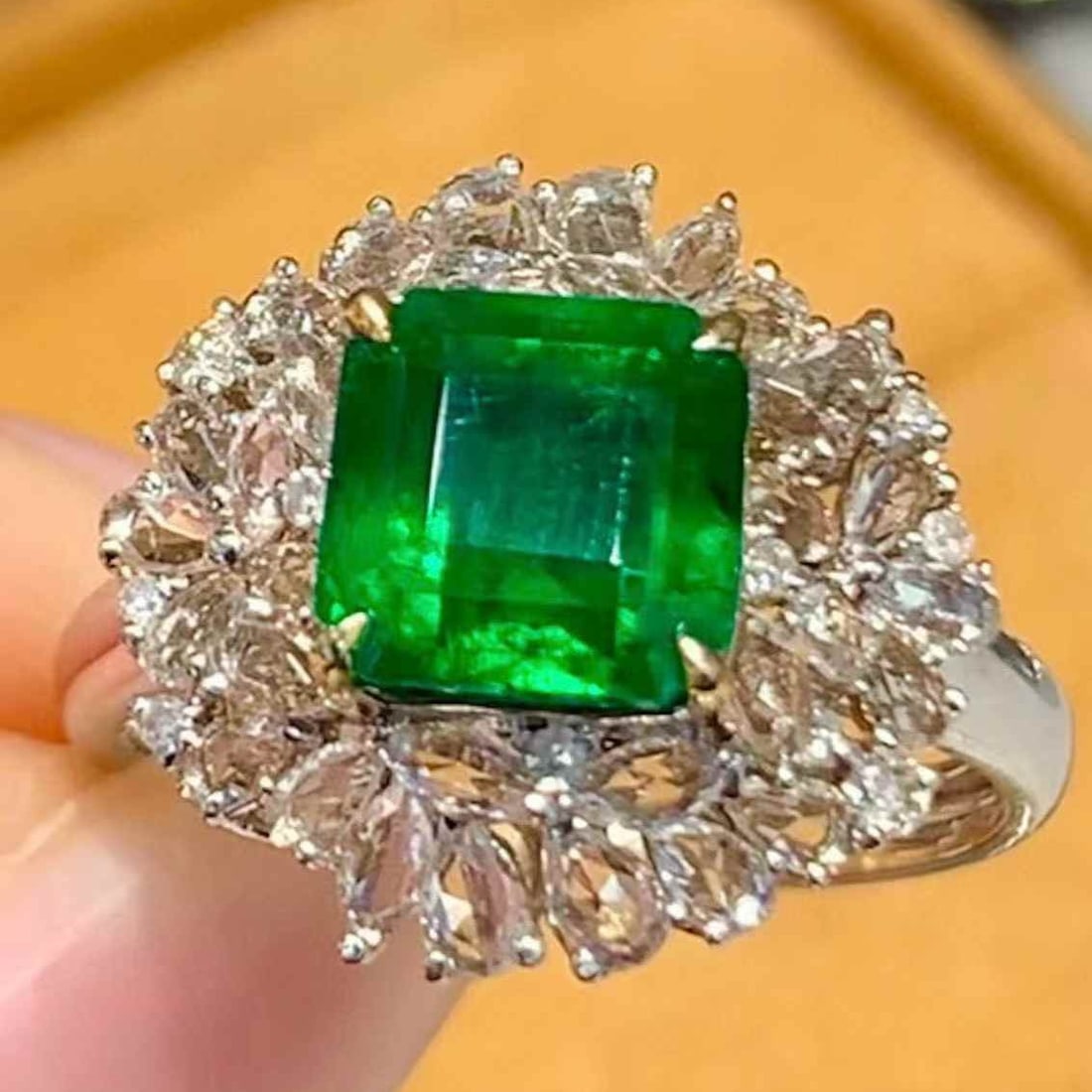 14k Gold 2.1 Ct Vivid Green Natural Emerald & Diamond & Sapphire Ring - 5