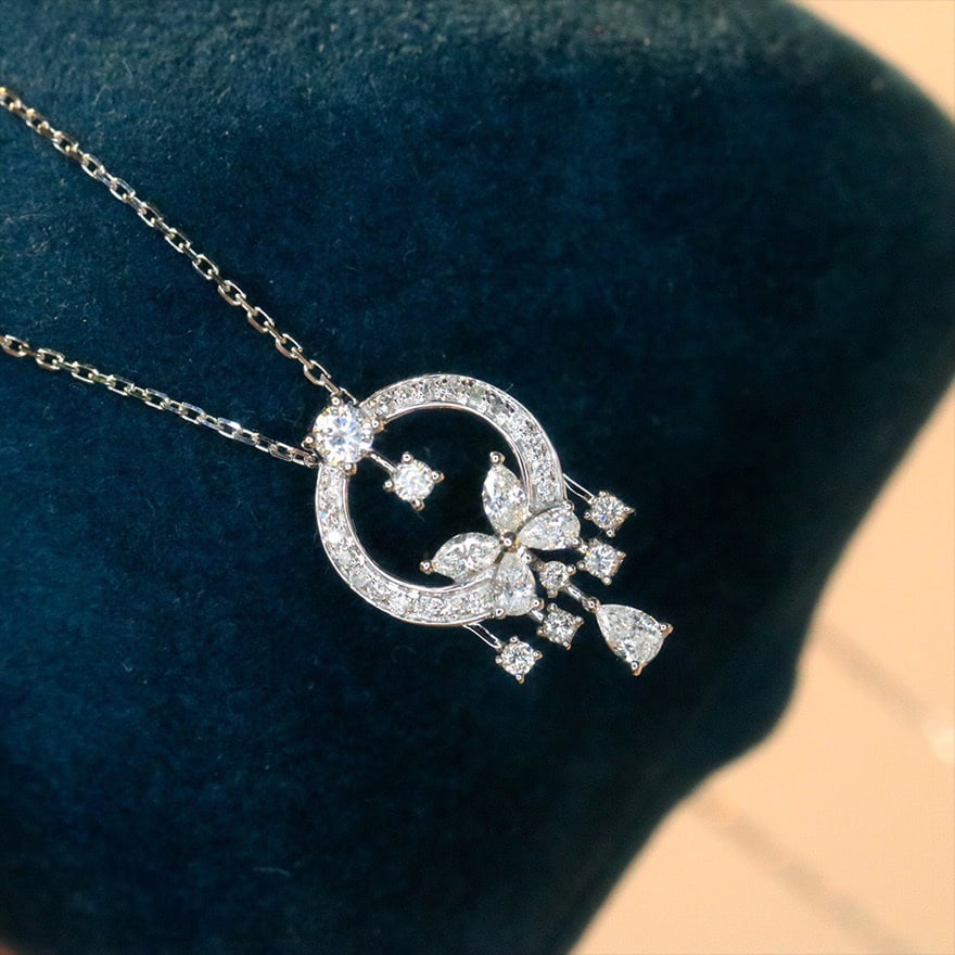 14k Gold 0.5 Ct Natural H Diamond Necklace: Ref:231082042 // gold content:14k gold // main gemstone:diamond // shape:multiple // carat weight:0. 5ct // clarity grade:vs-si // color:h // treatment:natural // Condition: New Low Estimate: 4400.00