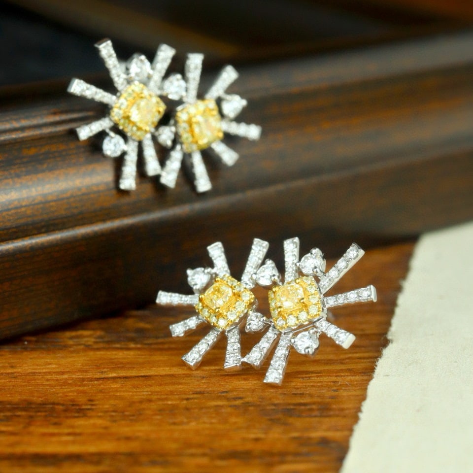 14k Gold 0.96 Ctw Natural Yellow Diamond & Diamond Earrings: Ref:231082045 // gold content:14k gold // main gemstone:yellow diamond // shape:cushion // carat weight:0. 50ct // color:yellow // treatment:natural // // adjacent gemstone 2 : diamond // shape:round