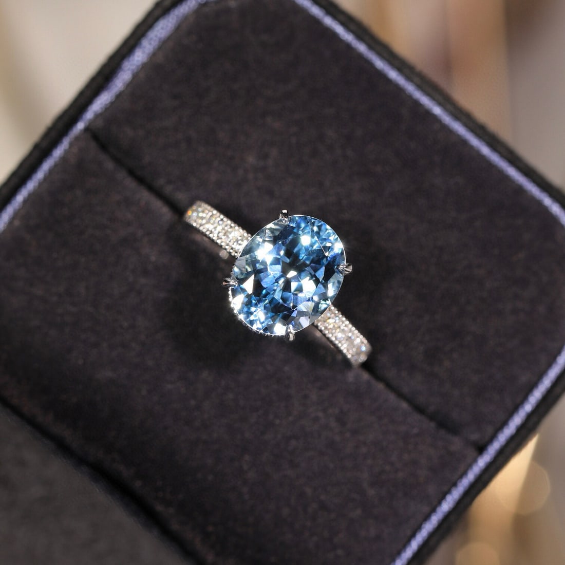 14k Gold 3.54 Ct Natural Aquamarine & Diamond Ring: Ref:231082063 // gold content:14k gold // ring size:7. 25us // // main gemstone:aquamarine // shape:oval // carat weight:3. 54ct // color:santa maria color // treatment:natural // // adjacent