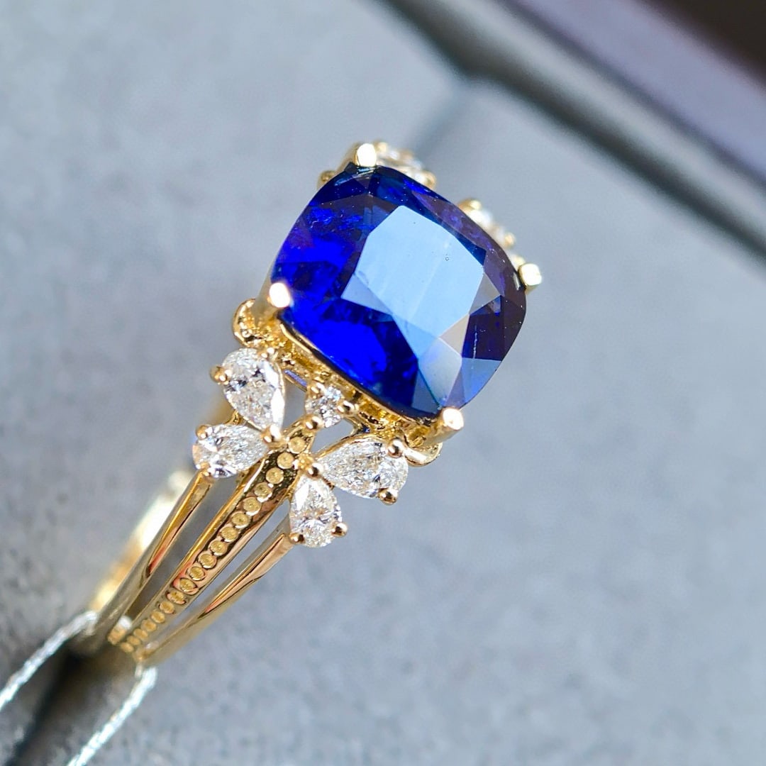 14k Gold 2.69 Ctw Vivid Blue Natural Sapphire & Diamond Ring - 3