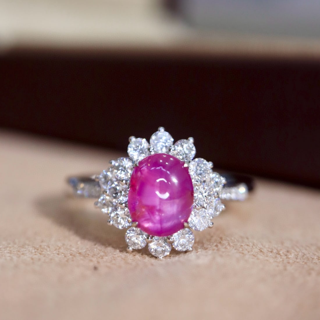 14k Gold 1.90 Ctw Natural Star Sapphire & Diamond Ring: Ref:231082083 // gold content:14k gold // ring size:7. 25us // // main gemstone:star sapphire // shape:oval // carat weight:1. 40ct // color:pink // treatment:natural // // adjacent gemstone 2 :