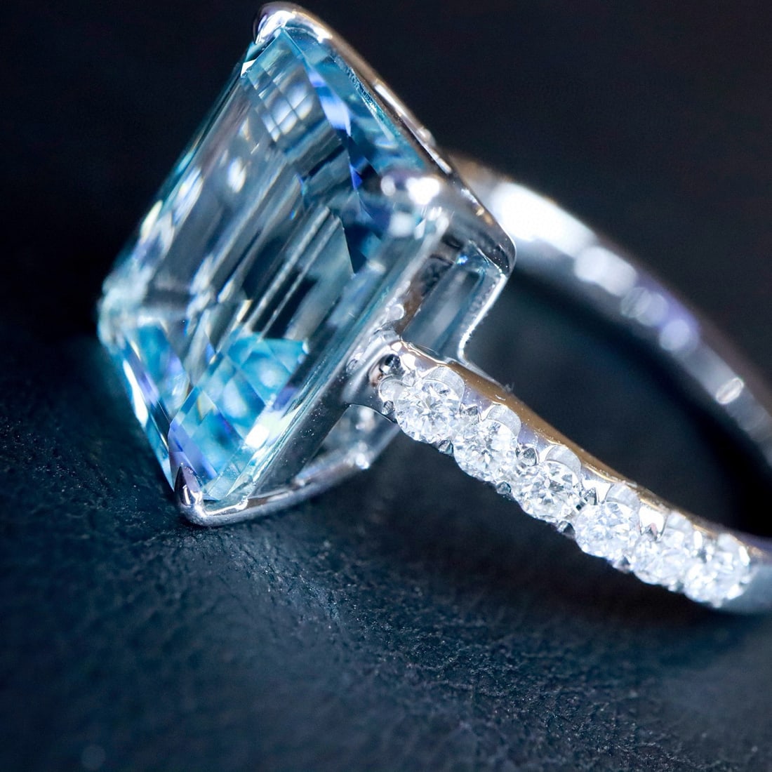 14k Gold 4.43 Ctw Natural Aquamarine & Diamond Ring - 3