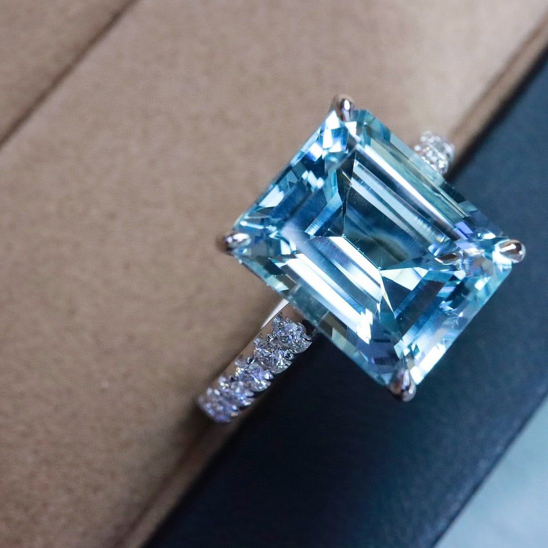 14k Gold 4.43 Ctw Natural Aquamarine & Diamond Ring - 6