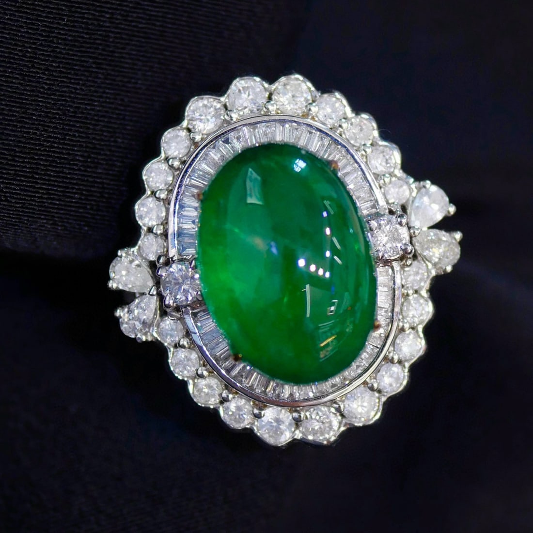14k Gold 8.50 Ctw Vivid Green Natural Emerald & Diamond Ring - 6
