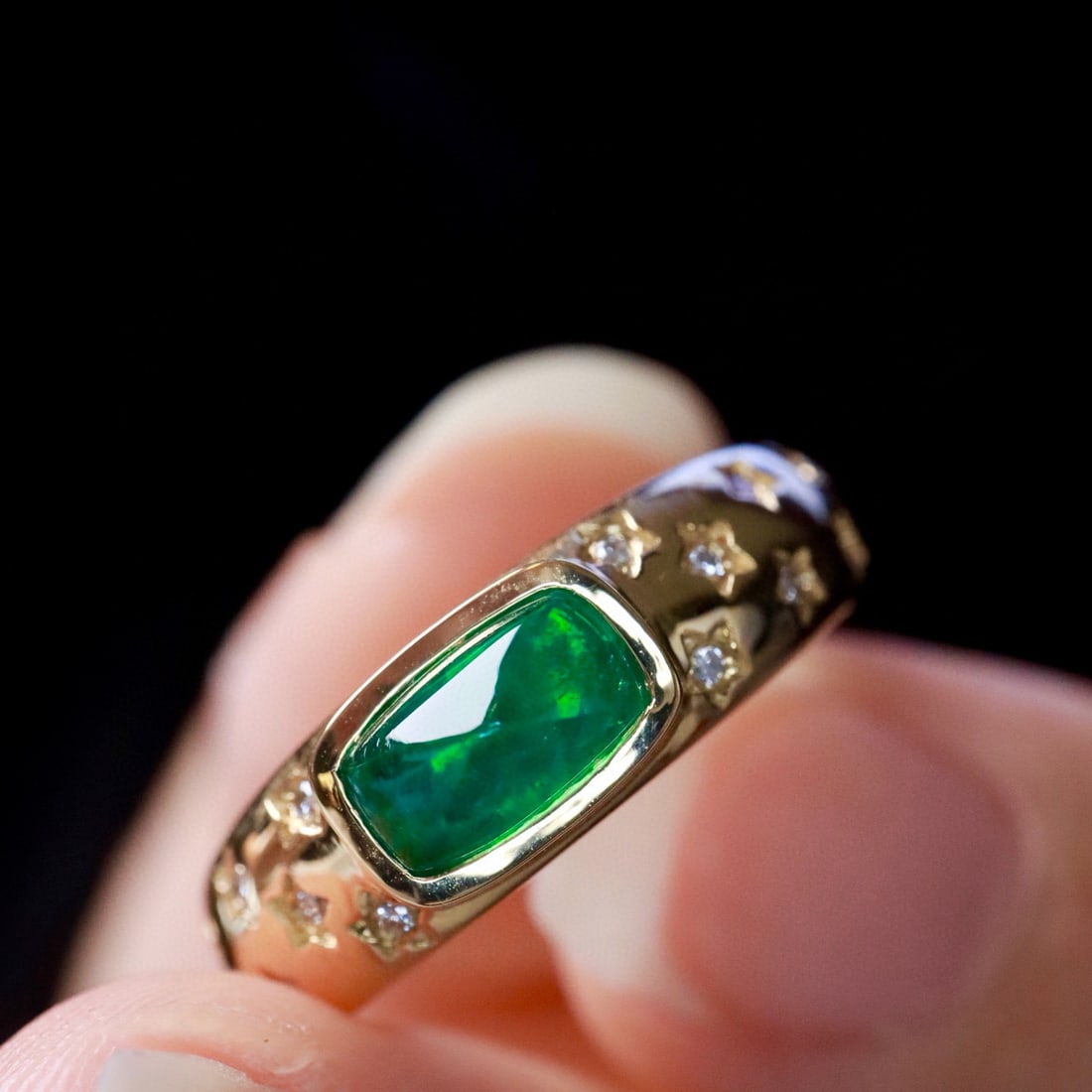 14k Gold 0.58 Ctw Vivid Green Natural Emerald & Diamond Ring - 4