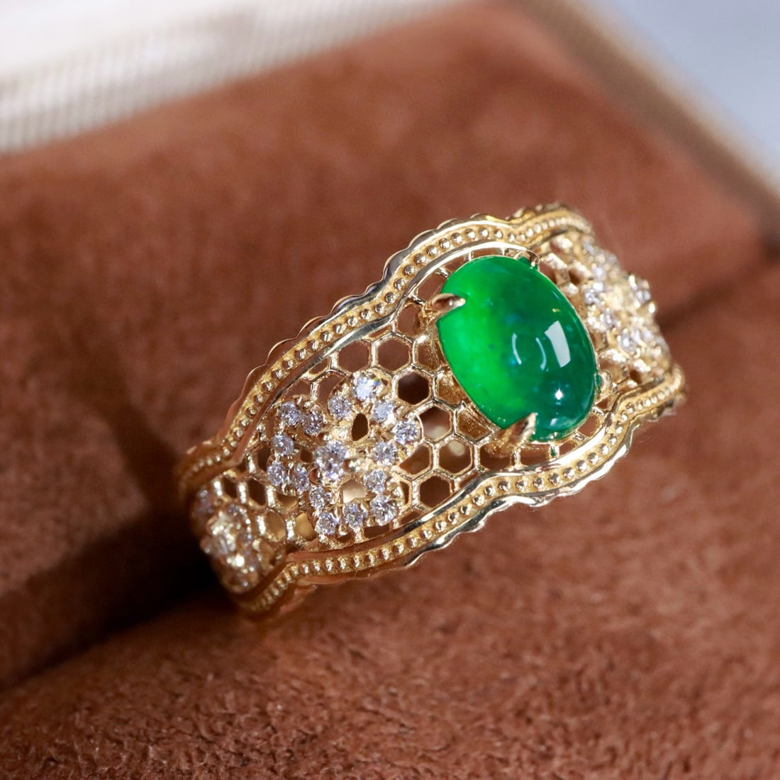 14k Gold 0.98 Ctw Vivid Green Natural Emerald & Diamond Ring - 3