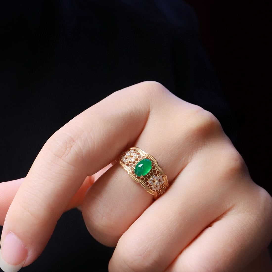 14k Gold 0.98 Ctw Vivid Green Natural Emerald & Diamond Ring - 5