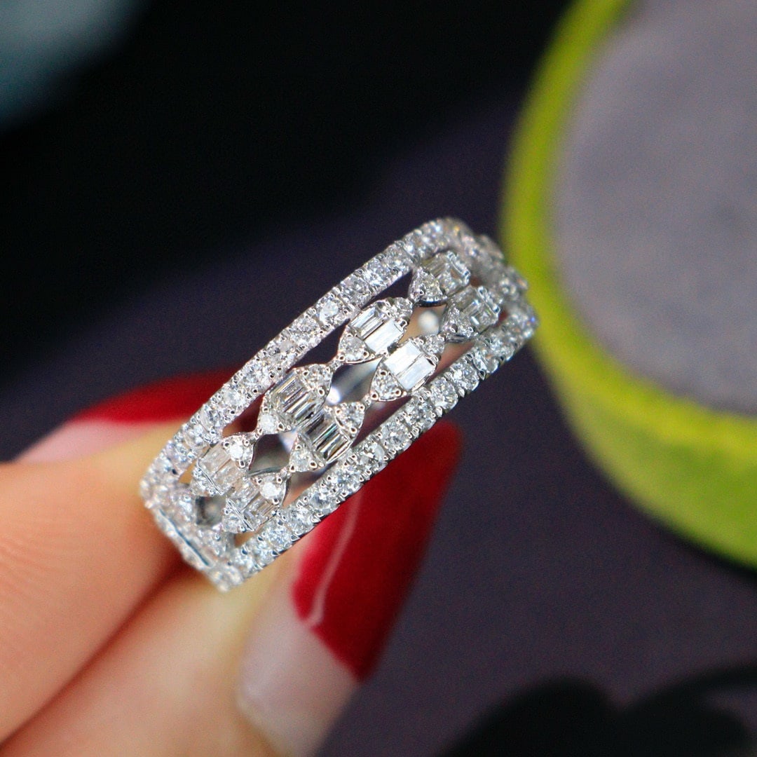 14k Gold 0.75 Ct Natural H Diamond Ring: Ref:231082166 // gold content:14k gold // ring size:7. 25us // // main gemstone:diamond // shape:multiple // carat weight:0. 75ct // clarity grade:vs-si // color:h // treatment:natural // Condition: