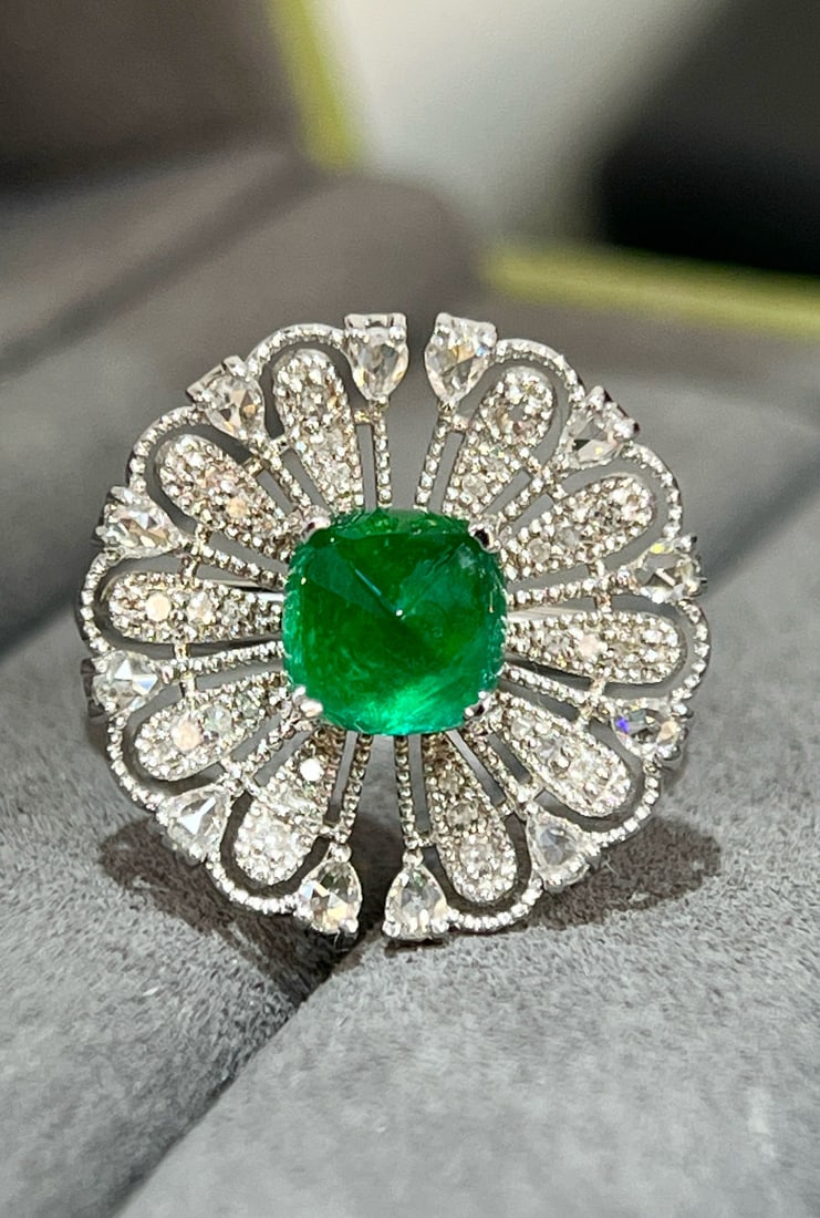 14k Gold 2.49 Ctw Vivid Green Natural Emerald & Diamond Ring - 5