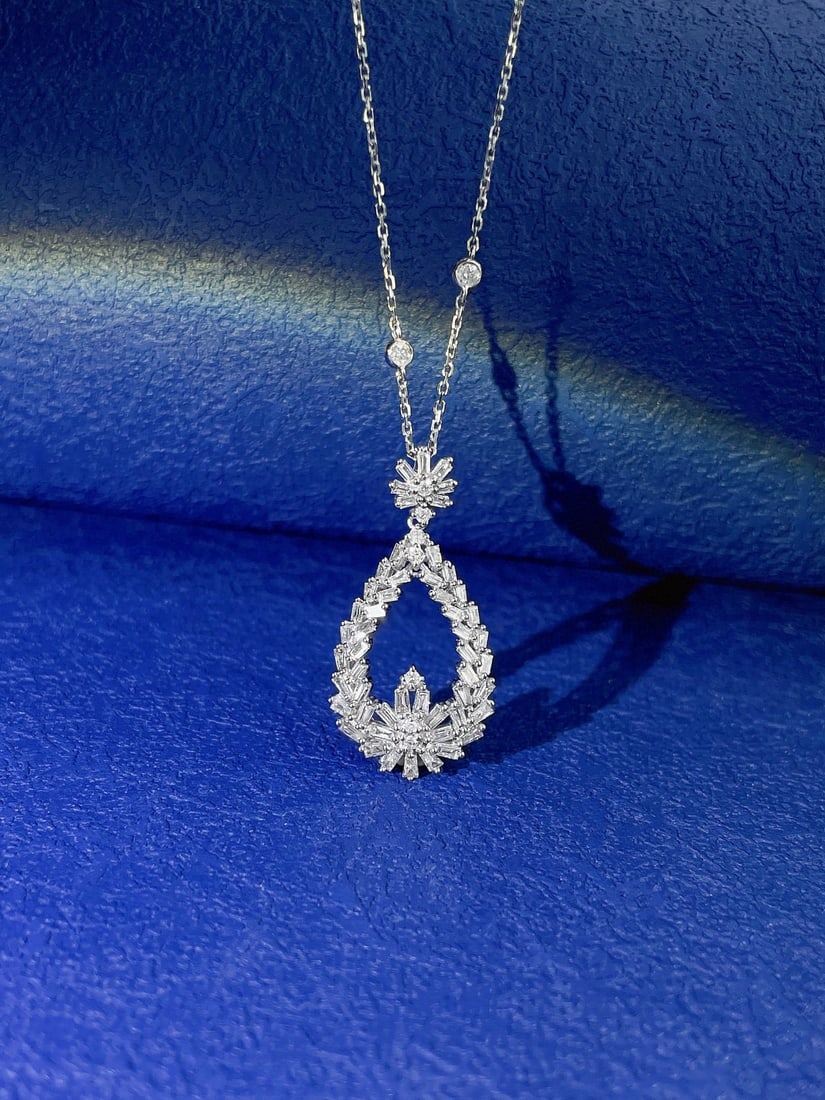 14k Gold 0.44 Ct Natural H Diamond Necklace: Ref:231082237 // gold content:14k gold // main gemstone:diamond // shape:multiple // carat weight:0. 44ct // clarity grade:vs-si // color:h // treatment:natural // Condition: New Low Estimate: