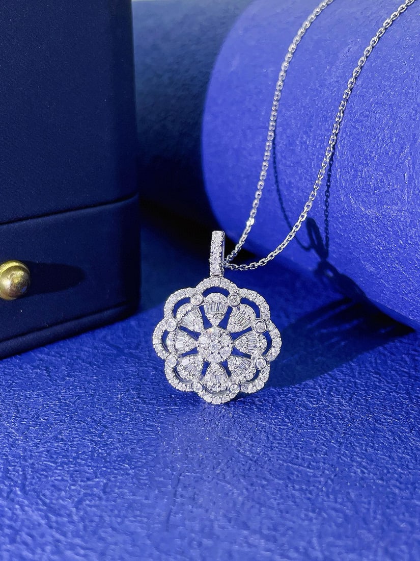 14k Gold 0.69 Ctw Natural H Diamond Necklace: Ref:231082238 // gold content:14k gold // main gemstone:diamond // shape:baguette // carat weight:0. 15ct // clarity grade:vs-si // color:h // treatment:natural // // adjacent gemstone 2 : diamond //