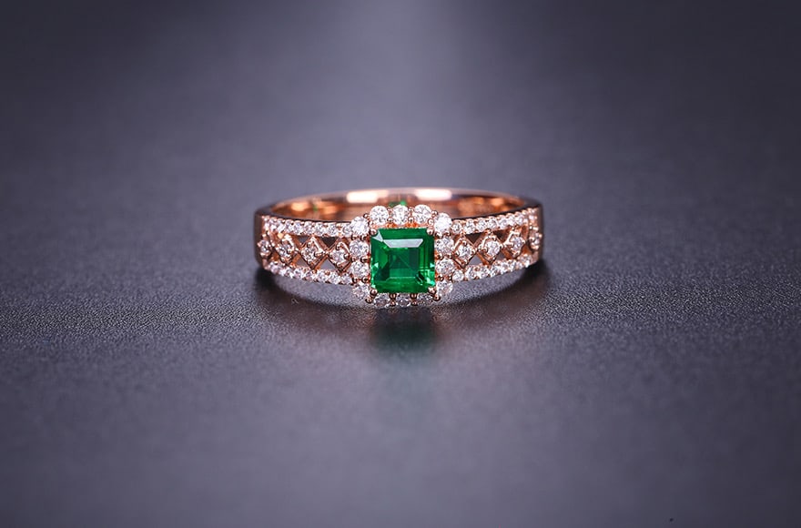 14k Gold 0.69 Ctw Vivid Green Natural Emerald & Diamond Ring: Ref:231082249 // gold content:14k gold // ring size:7. 25us // // main gemstone:emerald // shape:octagonal // carat weight:0. 4ct // color:vivid green // treatment:natural // // adjacent gemstone 2 :
