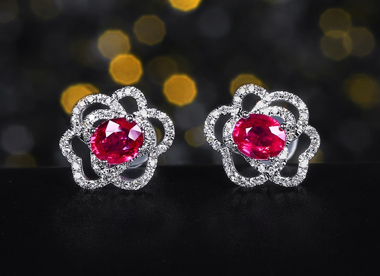 14k Gold 1.35 Ctw Natural Ruby & Diamond Earrings: Ref:231082254 // gold content:14k gold // main gemstone:ruby // shape:oval // carat weight:1. 05ct // color:red // treatment:natural // // adjacent gemstone 2 : diamond // number of stones:100 //