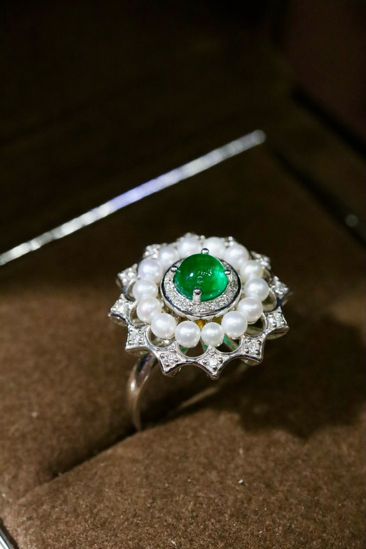 14k Gold 0.88 Ctw Vivid Green Natural Emerald & Diamond Ring - 5