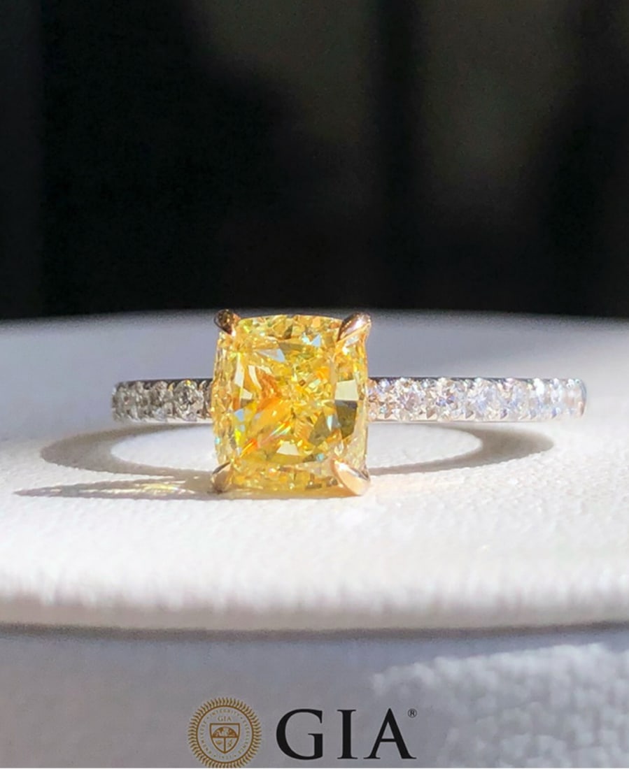 Gia Certified 14k Gold 1.50 Ct Natural Yellow Diamond & Diamond Ring - 3
