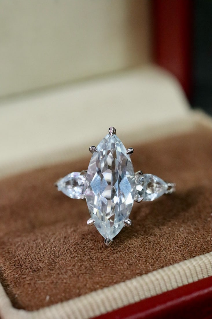 14k Gold 4.05 Ctw Natural Aquamarine & Diamond Ring: Ref:231082291 // gold content:14k gold // ring size:7. 25us // // main gemstone:aquamarine // shape:marquise // carat weight:3. 93ct // color:blue // treatment:natural // // adjacent gemstone 2 :