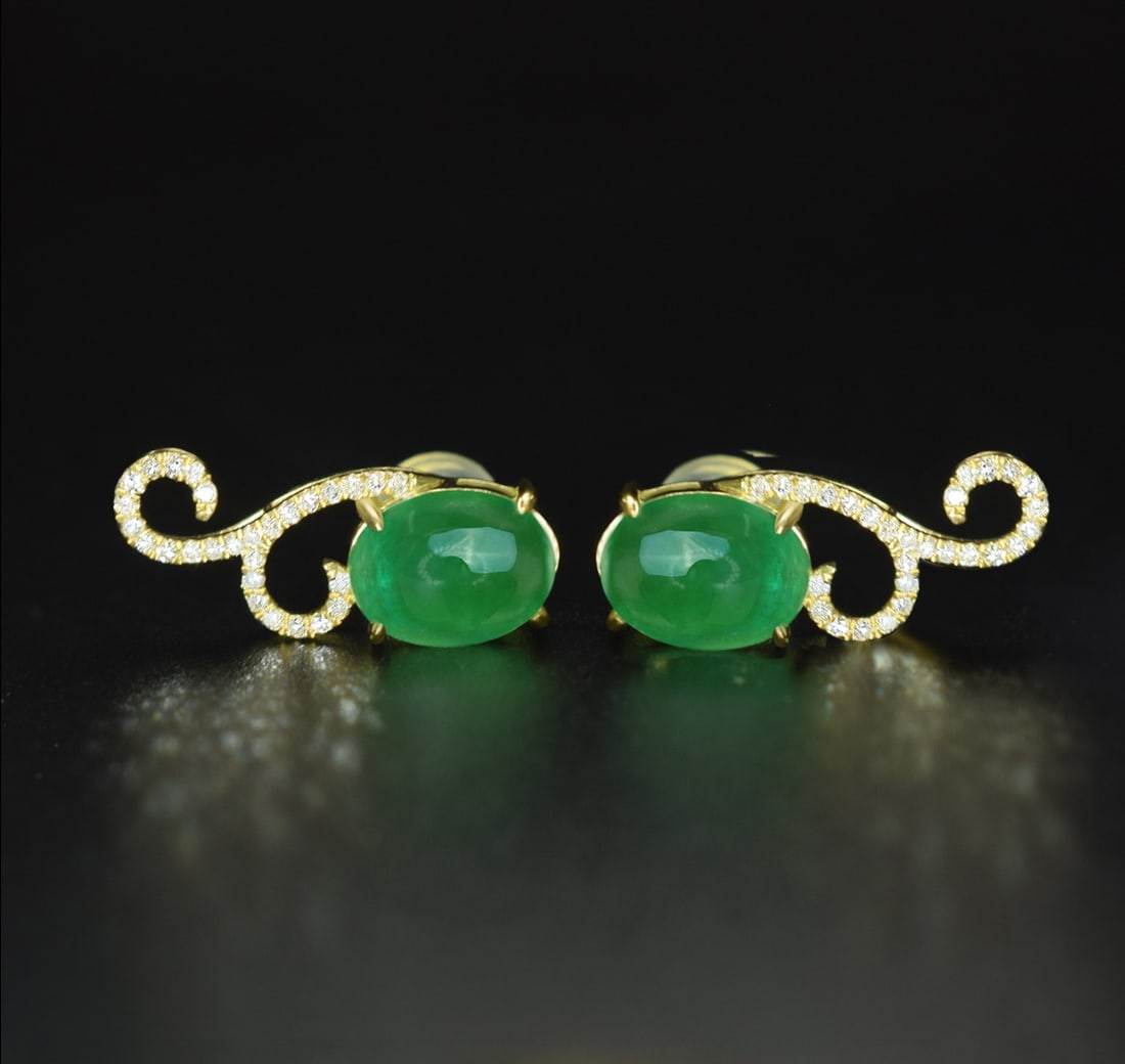 14k Gold 3.05 Ct Natural Emerald & Diamond Earrings: Ref:231082297 // gold content:14k gold // main gemstone:emerald // shape:oval // carat weight:3. 05ct // color:green // treatment:natural // // adjacent gemstone 2 : diamond // number of stones:56 //