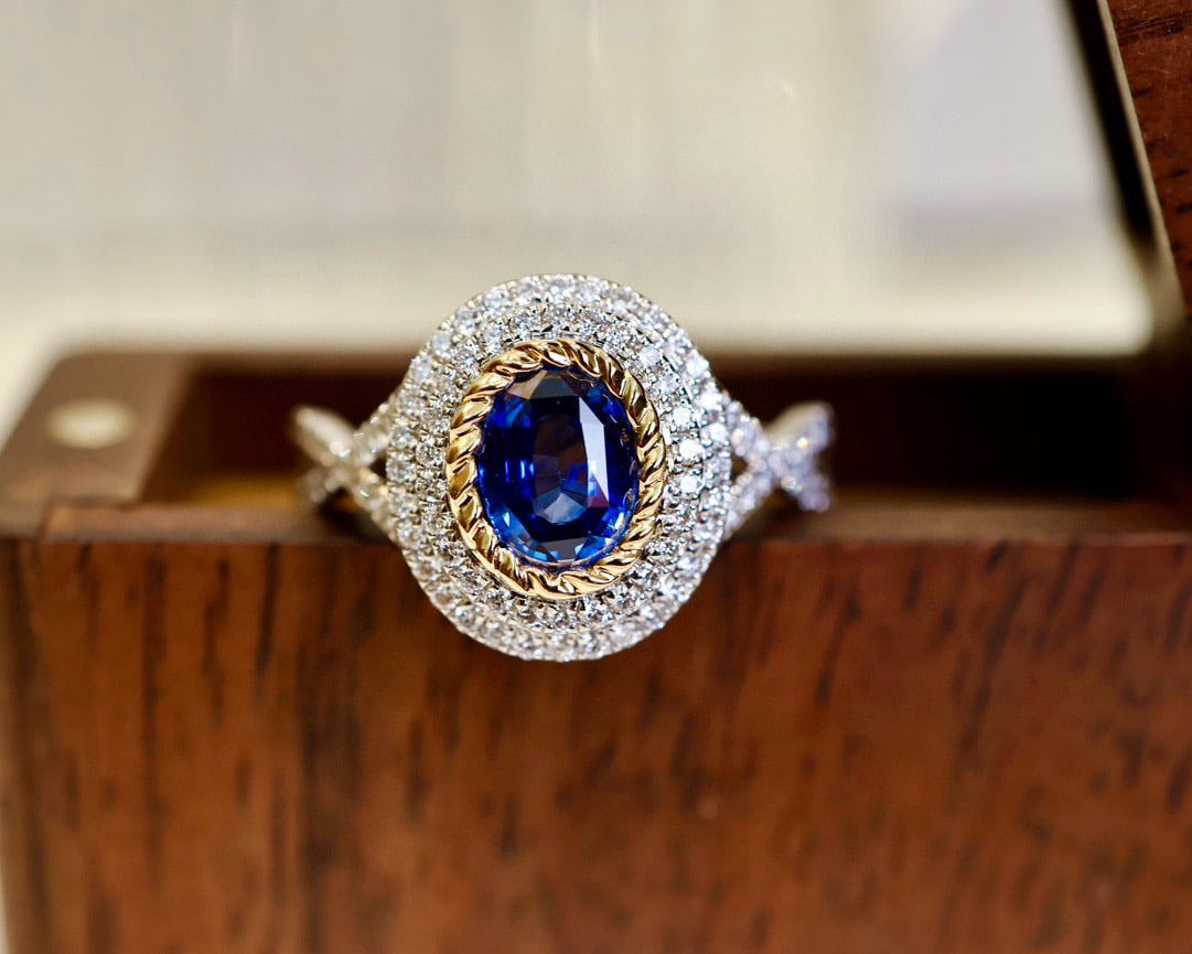 14k Gold 1.47 Ctw Natural Sapphire & Diamond Ring: Ref:231082301 // gold content:14k gold // ring size:7. 25us // // main gemstone:sapphire // shape:oval // carat weight:1. 03ct // color:blue // treatment:natural // // adjacent gemstone 2 : diamond
