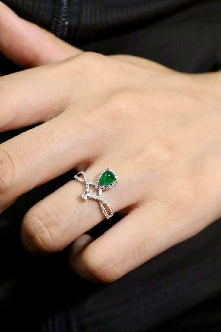 14k Gold 0.81 Ctw Vivid Green Natural Emerald & Diamond Ring - 4