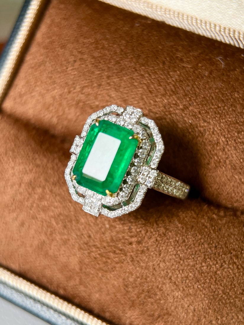 14k Gold 3.81 Ctw Vivid Green Natural Emerald & Diamond Ring - 3