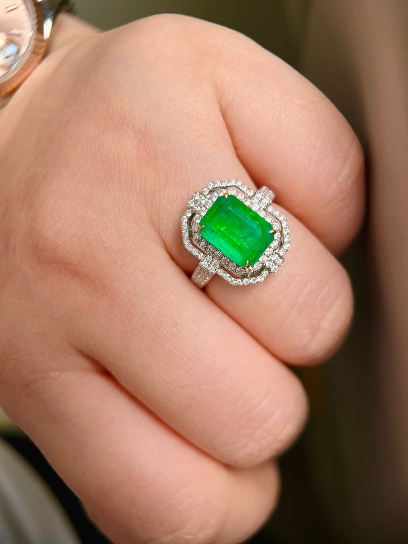 14k Gold 3.81 Ctw Vivid Green Natural Emerald & Diamond Ring - 7