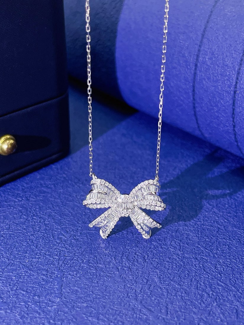 14k Gold 0.71 Ct Natural H Diamond Necklace: Ref:231082318 // gold content:14k gold // main gemstone:diamond // shape:multiple // carat weight:0. 71ct // clarity grade:vs-si // color:h // treatment:natural // Condition: New Low Estimate: