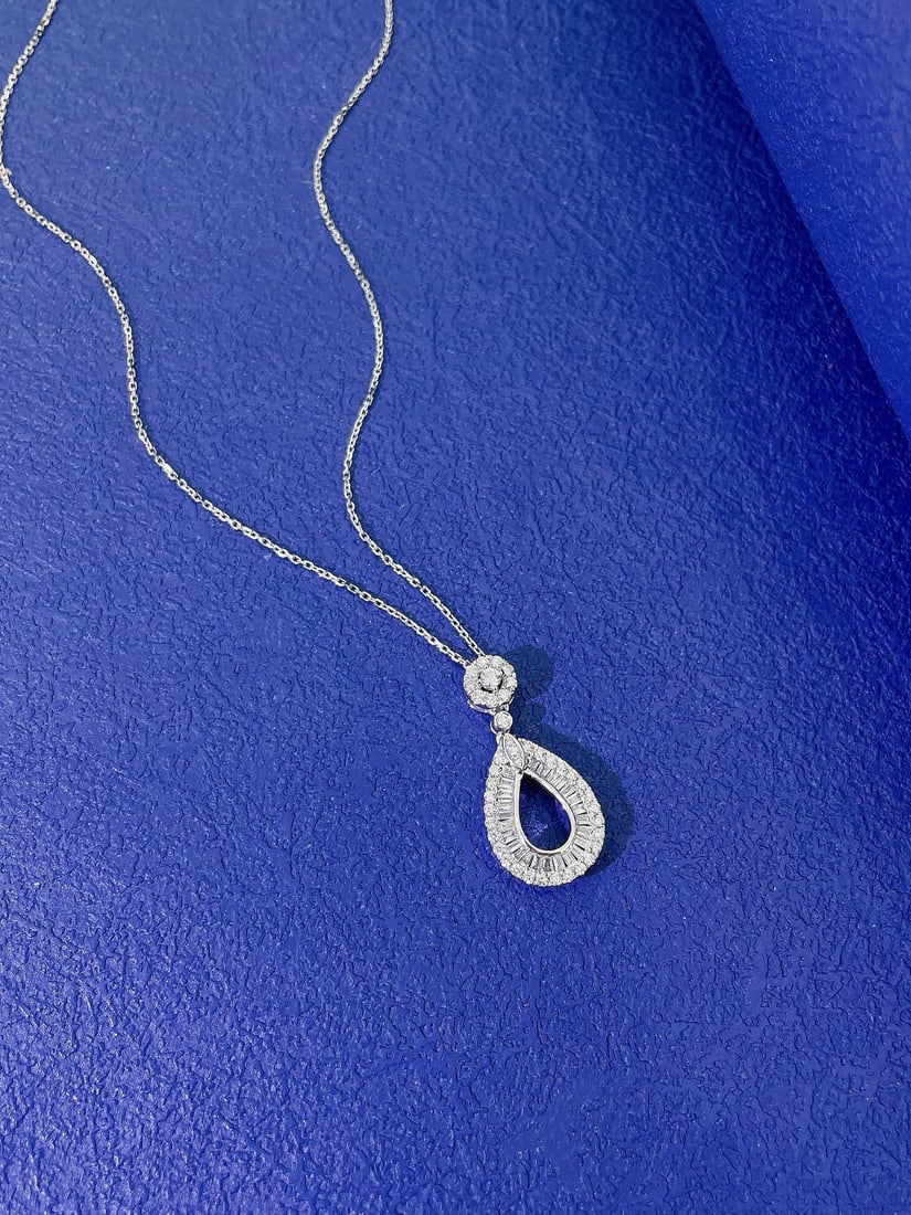 14k Gold 0.43 Ct Natural H Diamond Necklace: Ref:231082320 // gold content:14k gold // main gemstone:diamond // shape:multiple // carat weight:0. 43ct // clarity grade:vs-si // color:h // treatment:natural // Condition: New Low Estimate: