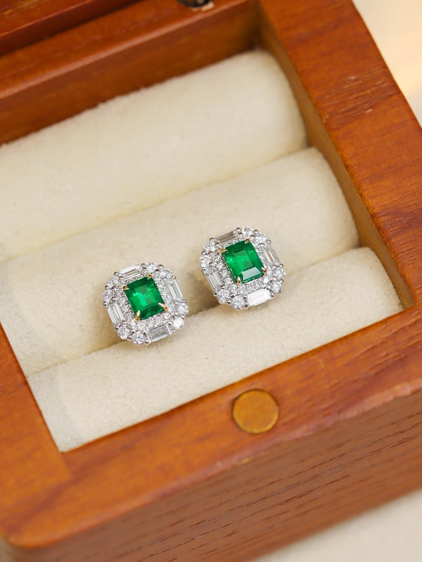 14k Gold 1.24 Ctw Vivid Green Natural Emerald & Diamond Earrings - 3