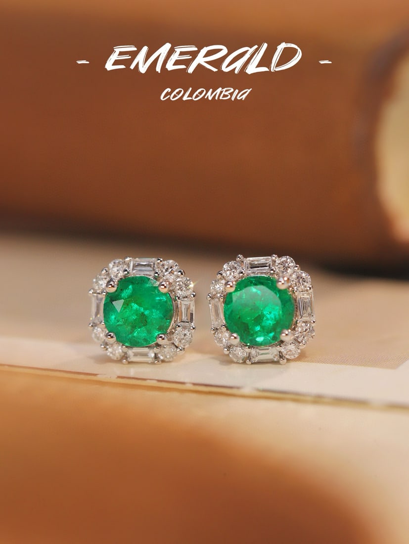 14k Gold 0.65 Ctw Vivid Green Natural Emerald & Diamond Earrings: Ref:231082323 // gold content:14k gold // main gemstone:emerald // shape:round // carat weight:0. 5ct // color:vivid green // treatment:natural // cut grade:g // // adjacent gemstone 2 : diamond //