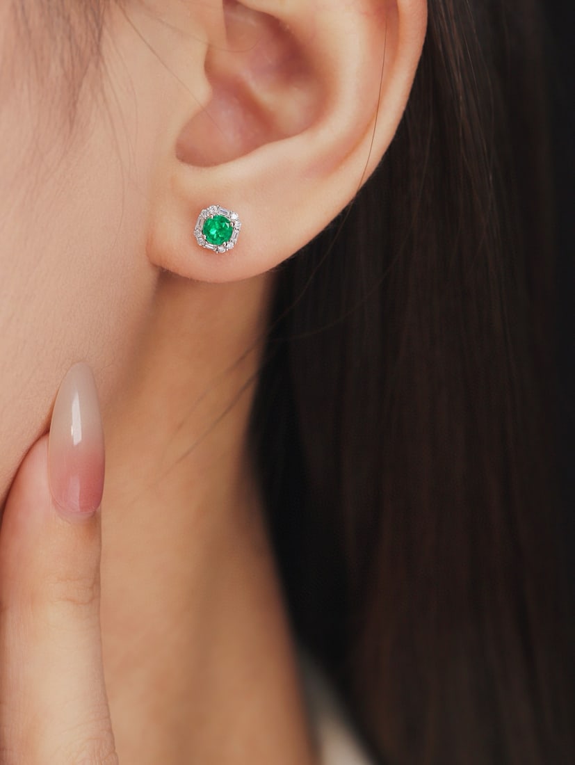 14k Gold 0.65 Ctw Vivid Green Natural Emerald & Diamond Earrings - 5