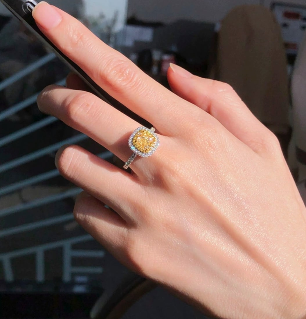 14k Gold 1.00 Ct Natural Yellow Diamond & Diamond Ring - 4