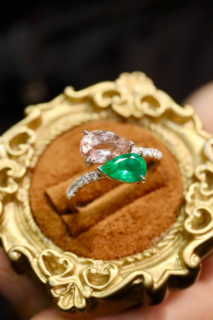 14k Gold 2.08 Ctw Natural Morganite & Emerald Ring - 2