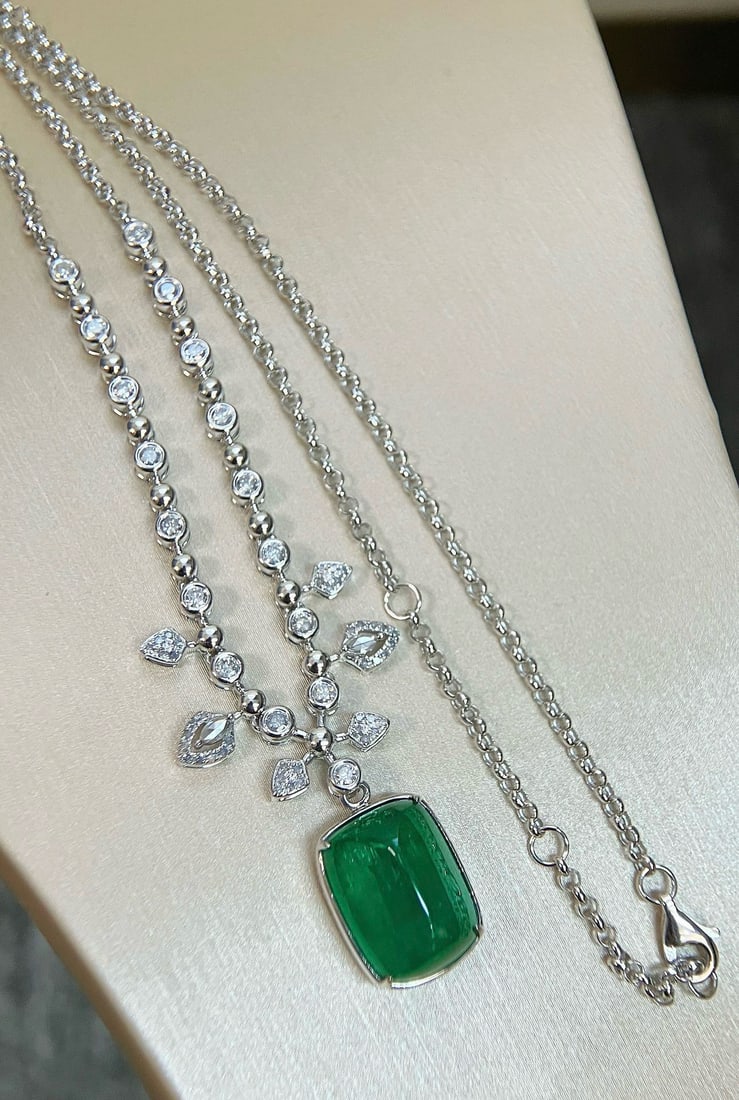 14k Gold 10.36 Ctw Vivid Green Natural Emerald & Diamond Necklace - 4