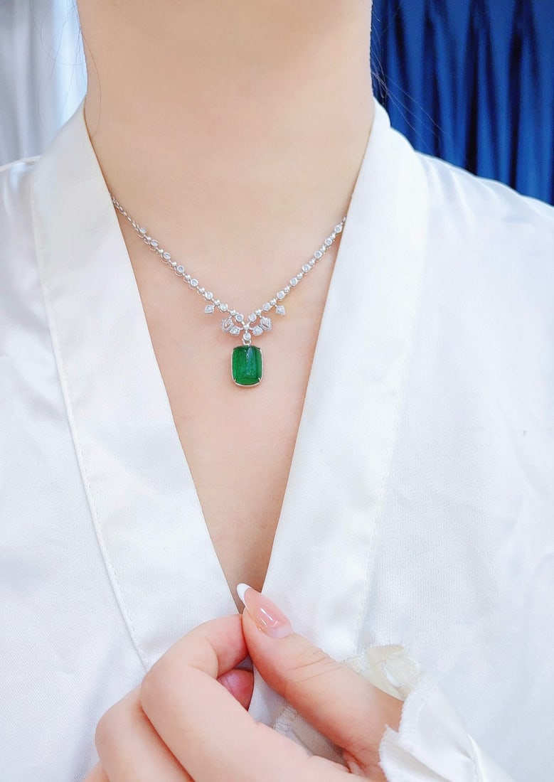 14k Gold 10.36 Ctw Vivid Green Natural Emerald & Diamond Necklace - 9