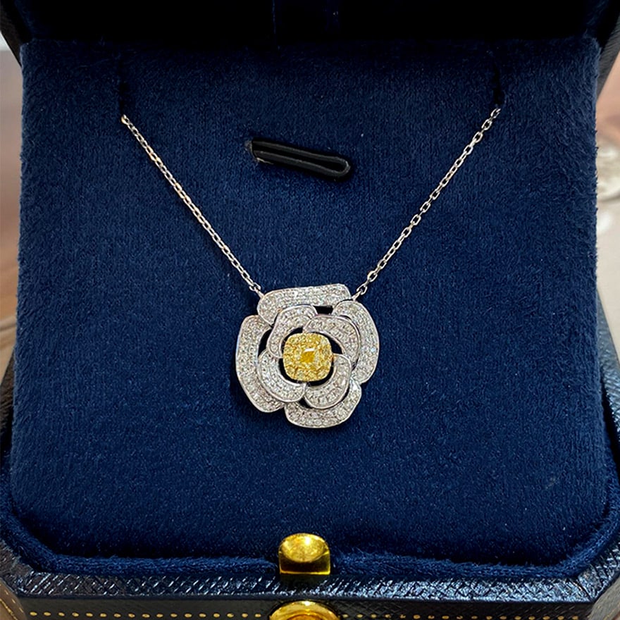 14k Gold 0.60 Ctw Natural Yellow Diamond & Diamond Necklace: Ref:231082357 // gold content:14k gold // main gemstone:yellow diamond // shape:cushion // carat weight:0. 13ct // color:yellow // treatment:natural // // adjacent gemstone 2 : diamond // shape:round