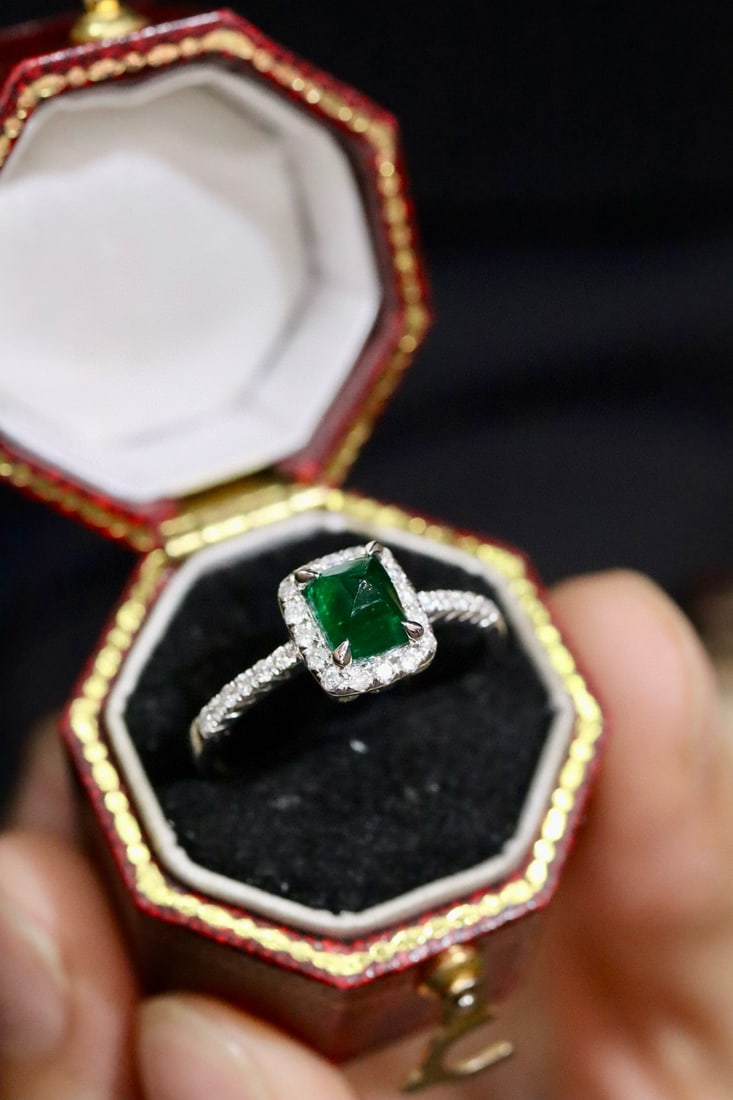 14k Gold 1.01 Ctw Vivid Green Natural Emerald & Diamond Ring - 2
